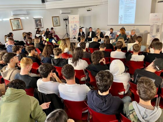 Tutela dell’identità di genere: un “Dialogo” con gli studenti a Trani